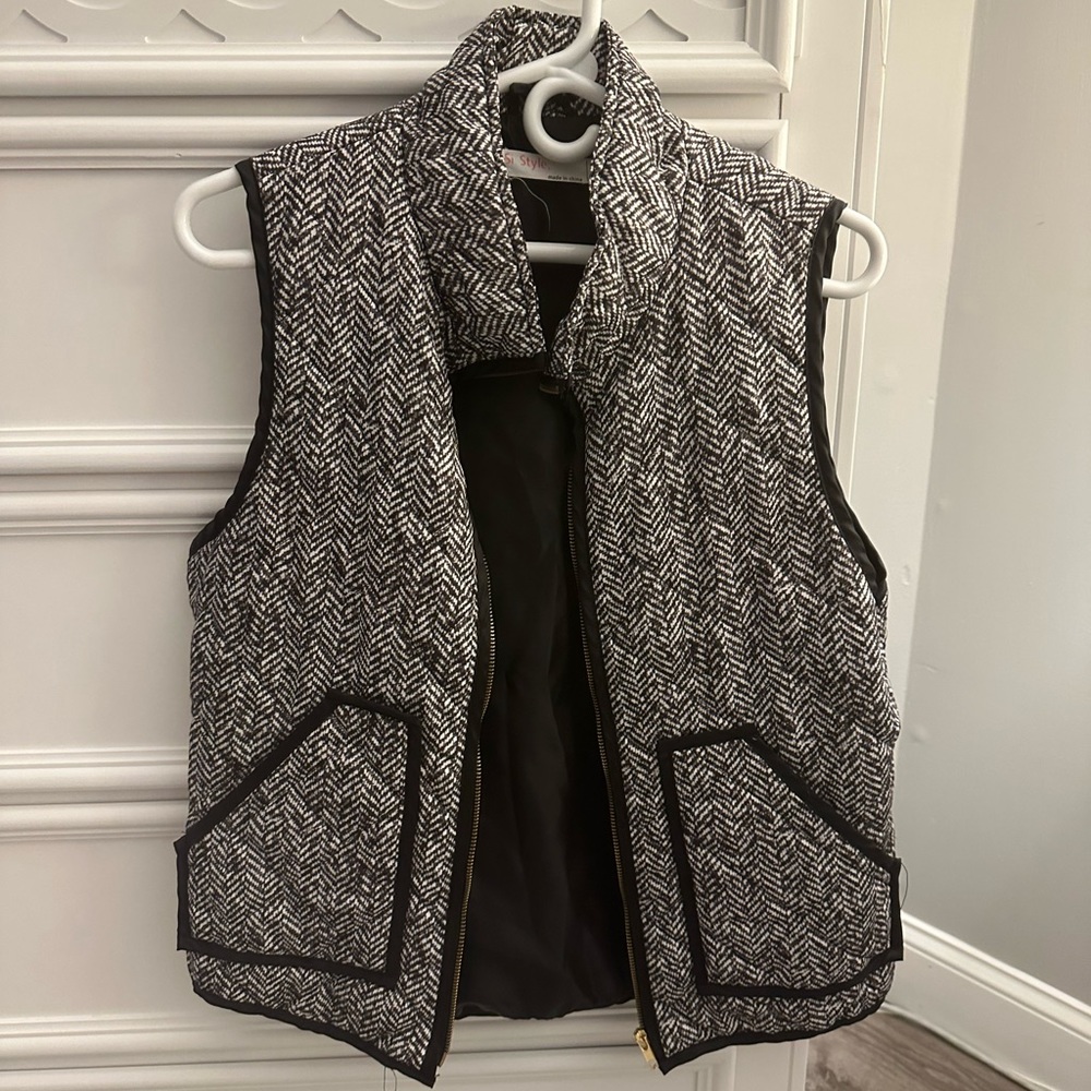 Si Style Women’s Black and White Vest with Zipper - Size L